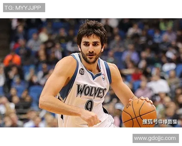 双子巨星闪耀绿茵赛场描绘足球传奇对决与荣耀时刻