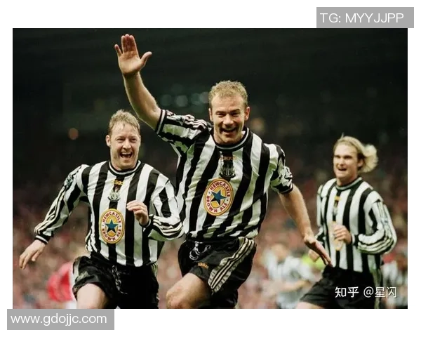 足球动作转场球星：解析他们如何通过精彩操作引领比赛节奏与突破极限